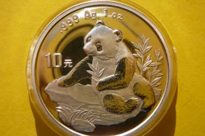 10 YUAN CHINY 1998 PANDA WIELKA SREBRO 999 UNCJA