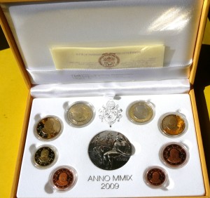 KMS EURO + MEDAL WATYKAN 2009 ZAŁOŻENIE WATYKANU PROOF