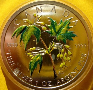 5$ KANADA 2003 WIOSNA KWIATY LIŚĆ KLONU MAPLE LEAF KOLOR